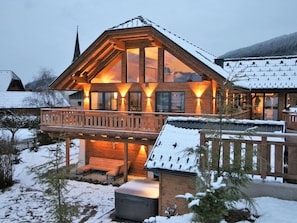 Exterior - Lush Chalet in Sankt with Sauna & Hot Tub (Sankt Margarethen im Lungau)