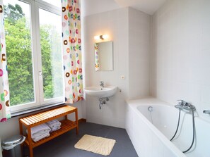 House | Bathroom | Bathtub