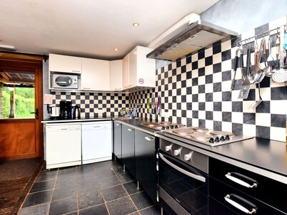 Lierneux Hillside Home