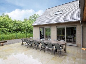 House | Dining - Luxurious Home With Sauna (Somme-Leuze)