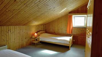 10 chambres, ameublement personnalisé, draps fournis