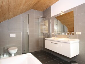 Ferienhaus | Badezimmer | Dusche