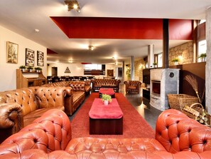 House | Living room | Fireplace, DVD player