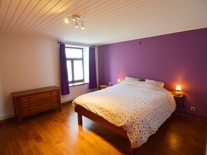 House | 8 bedrooms, individually furnished, bed sheets - Spacious Ardennes Getaway (Beauraing)