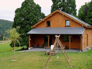 Exterior - Spacious Holiday Home in Vresse-sur-semois With Garden (Vresse-sur-Semois)