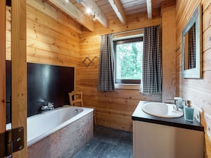 Bathroom - Spacious Holiday Home in Vresse-sur-semois With Garden (Vresse-sur-Semois)