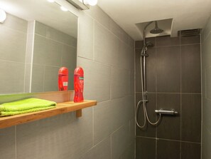 Apartemen | Kamar mandi