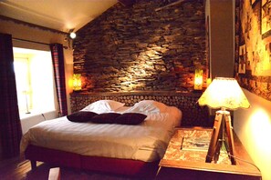 Casa | 6 quartos, individualmente mobiliados, roupa de cama