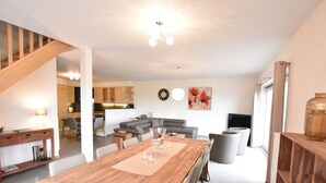 Dining - Serene Holiday Home in Diksmuide With Terrace and Garden (Diksmuide)