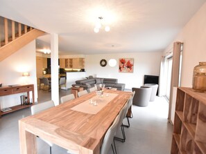 Dining - Serene Holiday Home in Diksmuide With Terrace and Garden (Diksmuide)