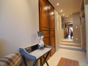 House | Reception - Holiday Home in Ardennes Near Chimay Abbey (Viroinval)