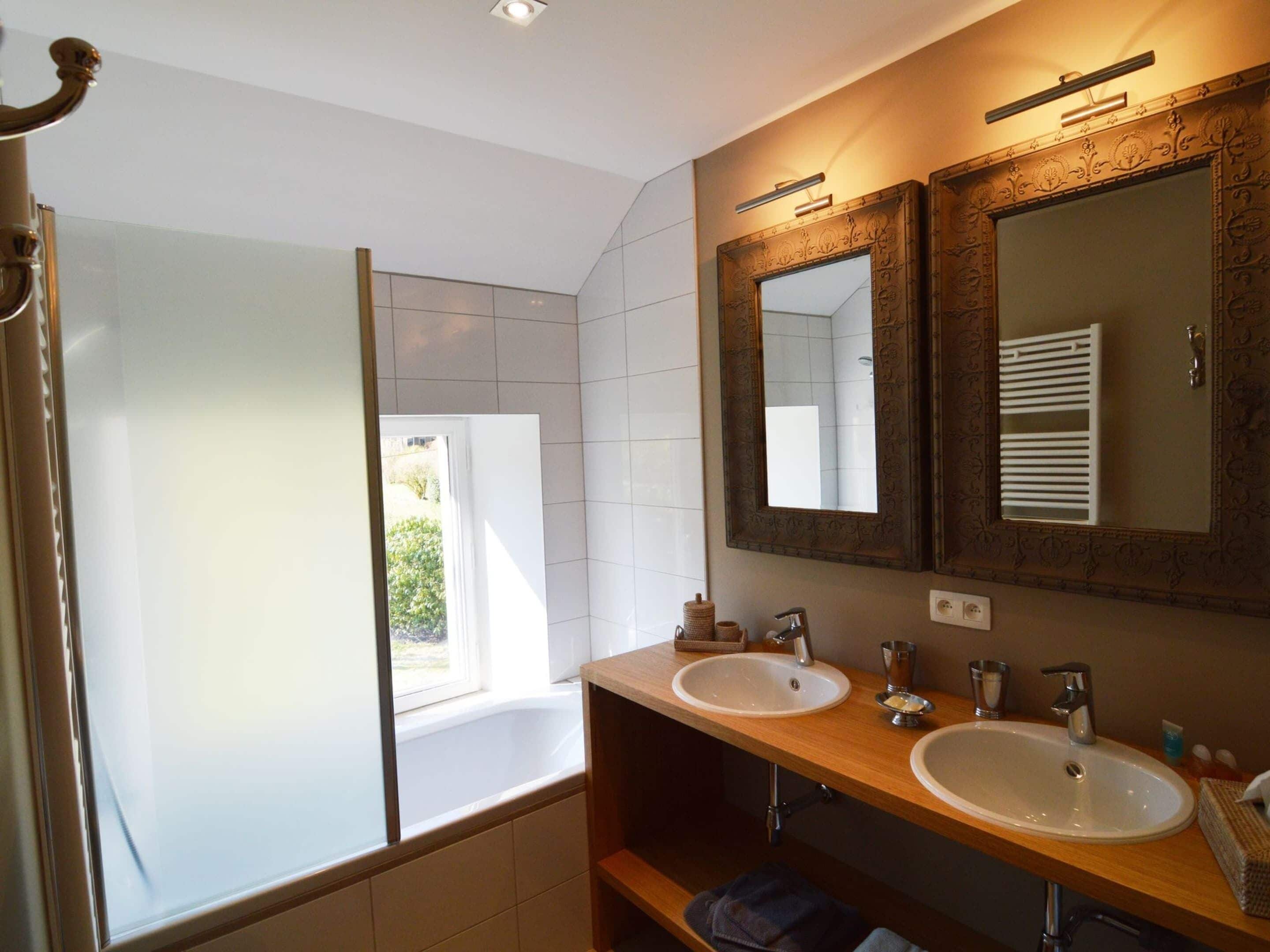 House | Bilik Mandi
