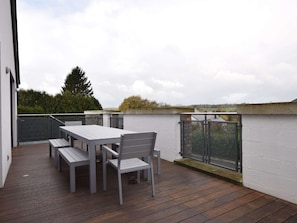 Apartment | Balcony - Stylish Apartment in Léglise With Terrace (Léglise)