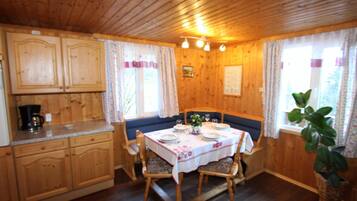 Chalet | Dining