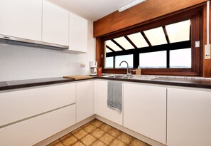 House | Private kitchen | Microwave - Holiday Home in Nadrin With Private Terrace (Houffalize)