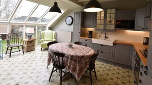 Dining - Charming Holiday Home in Damme With Private Garden (Damme)