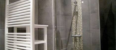 Cottage | Bathroom | Shower