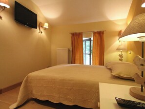 Casa rural | 6 dormitoris i mobiliari individual 