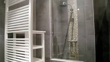 Cottage | Badkamer | Een douche