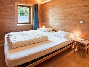 Vila | 6 quartos, individualmente mobiliados, roupa de cama
