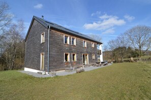 Villa | Exterior - Villa in Freyneux With Garden (Manhay)