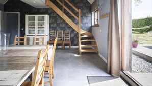 Coffee/tea maker, fridge, microwave, oven - Beautiful Holiday Home in Peer on a Farm (Peer)