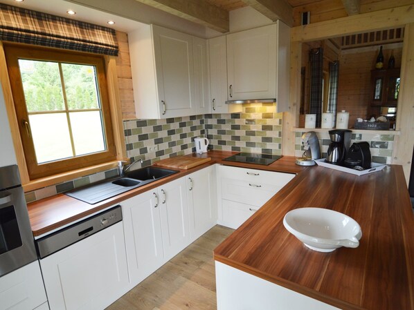 Chalet | Privékeuken | Een kinderstoel