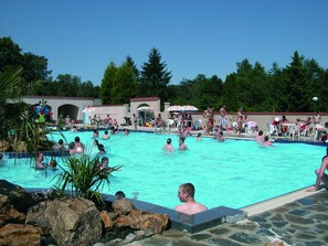 Outdoor pool - Luxurious Holiday Home With Swimming Pool in Hechtel-eksel (Hechtel-Eksel)