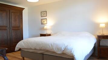 House | 4 bilik tidur, dilengkapkan perabot secara berasingan