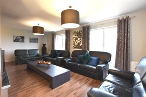 Talo | Olohuone | Takka