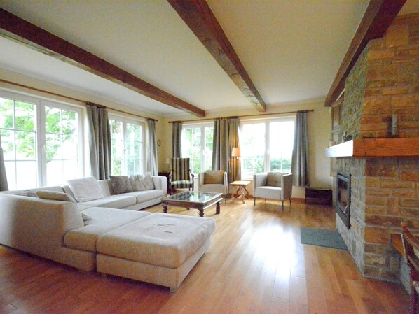 Living area - Spacious Villa Near Lesse (Daverdisse)