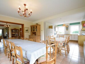 Villa | Dining - Spacious Villa Near Lesse (Daverdisse)