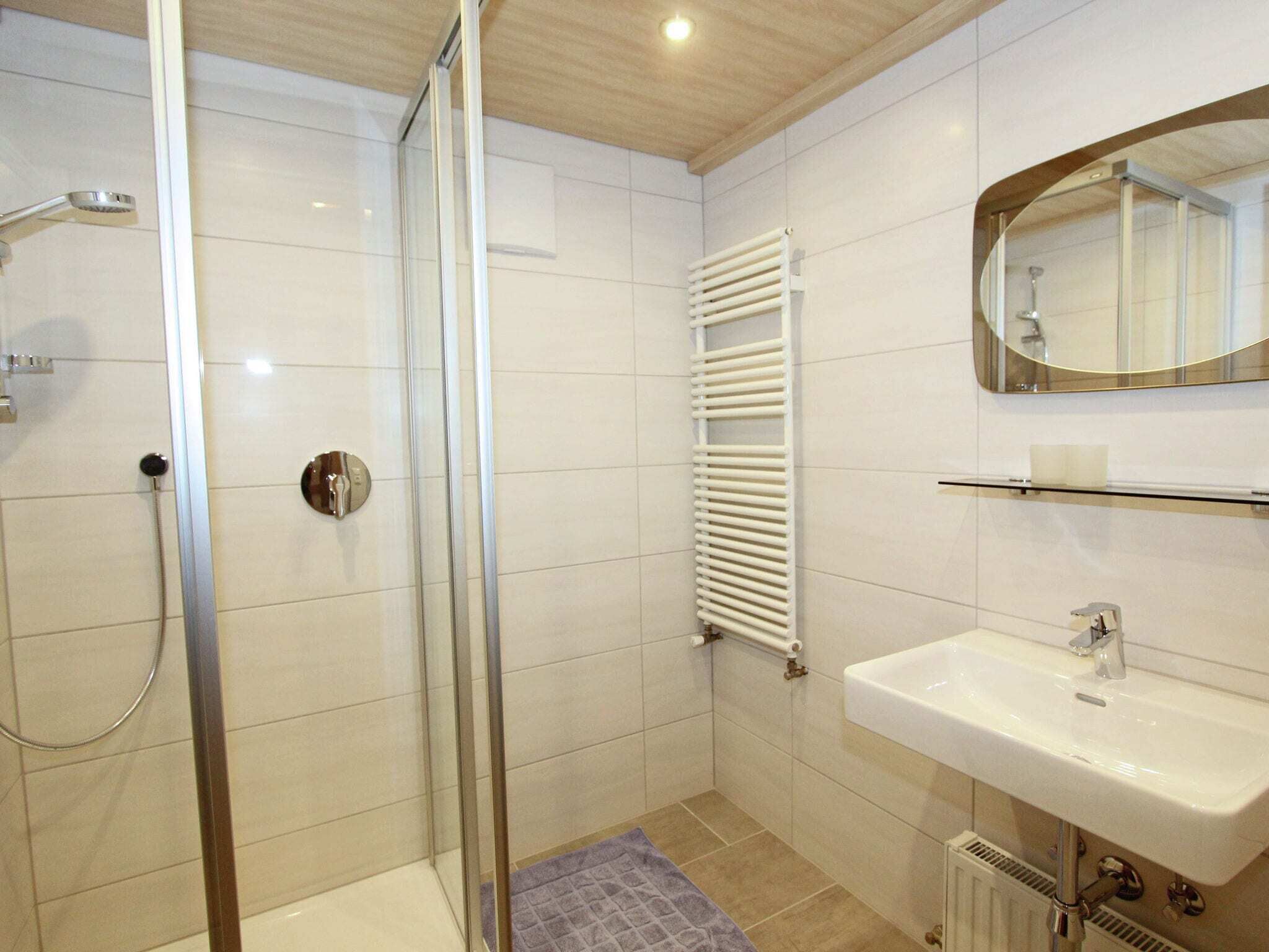 House | Bilik Mandi | Pancuran mandi 