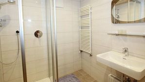 House | Bathroom | Shower - Cozy Holiday Home in Kappl near Town Center (Kappl)