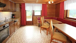 Dining - Cozy Holiday Home in Kappl near Town Center (Kappl)