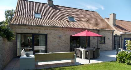 Sun-kissed Villa in Diksmuide With Garden, Sauna
