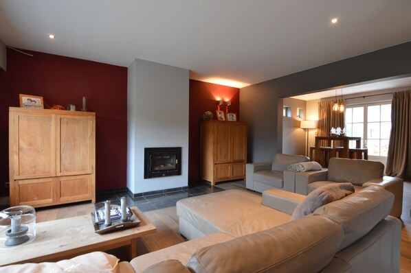 Living room - Holiday Home in Geel With Sauna (Geel)