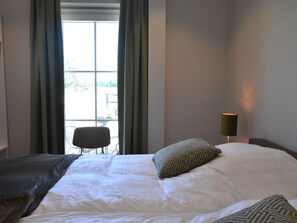 House | Room amenity - Tasteful Holiday Home in Sijsele-brugge With Garden (Damme)