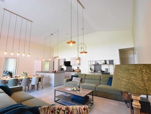 House | Dining