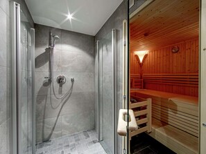 Apartment | Badezimmer | Dusche