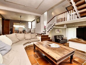 House | Dining - Holiday Home in Virton With Swimming Pool (Virton)