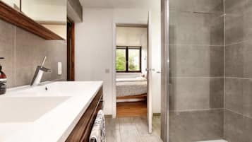 House | Bathroom