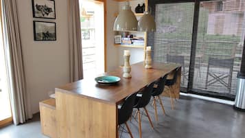 Chalet | Tempat makan
