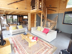 Chalet | Living area