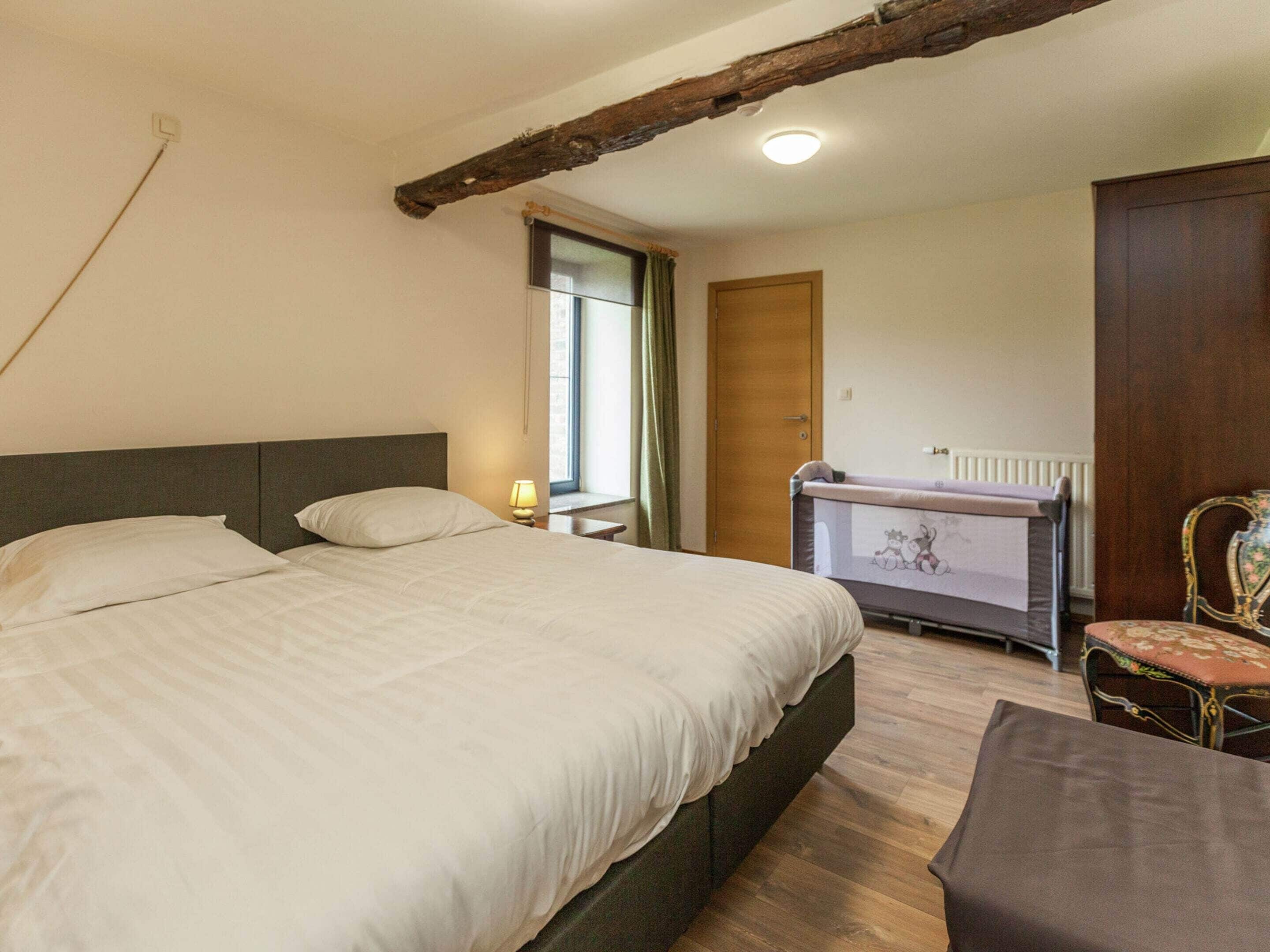 House | 4 bedrooms, individually furnished, free WiFi, bed sheets