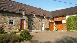 Exterior - Rustically Decorated Farm With Many Facilities (Waimes)