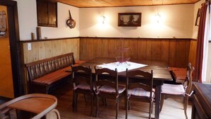 Dining - Rustically Decorated Farm With Many Facilities (Waimes)