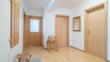 3 bedrooms, bed sheets