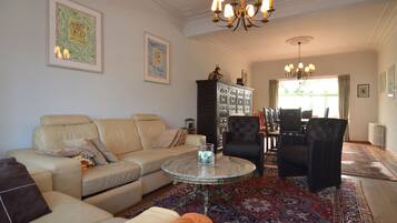 Villa | Living area