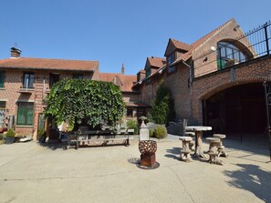 Exterior - Beautifully Renovated Farmhouse for Groups, With Indoor Pool and Sauna (Gooik)